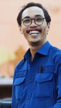 Abay seorang fotografer yang bertugas di bagian humas DPRD Makassar salah satu korban tewas dalam kericuhan yang berujung pembakaran Gedung DPRD Makassar, Sabtu (30/8/2025) dinihari. [Instagram]